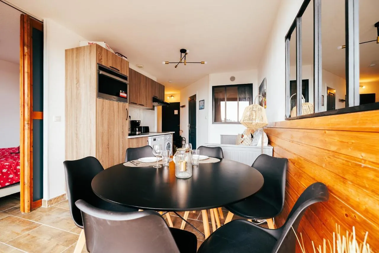 Mystic Mountain Apartment شاروس 0*,  فرنسا