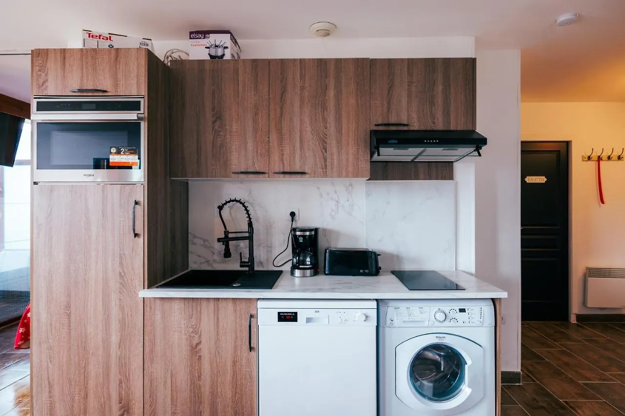 Mystic Mountain Apartment شاروس 0*,